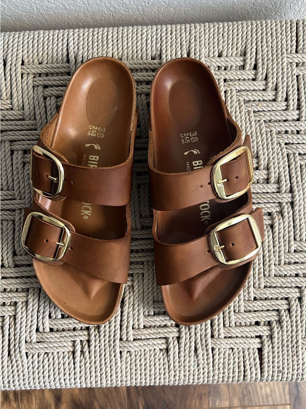 Birkenstock Arizona Big Buckle Sandals Cognac with Gold Buckles - Picture 2 of 3